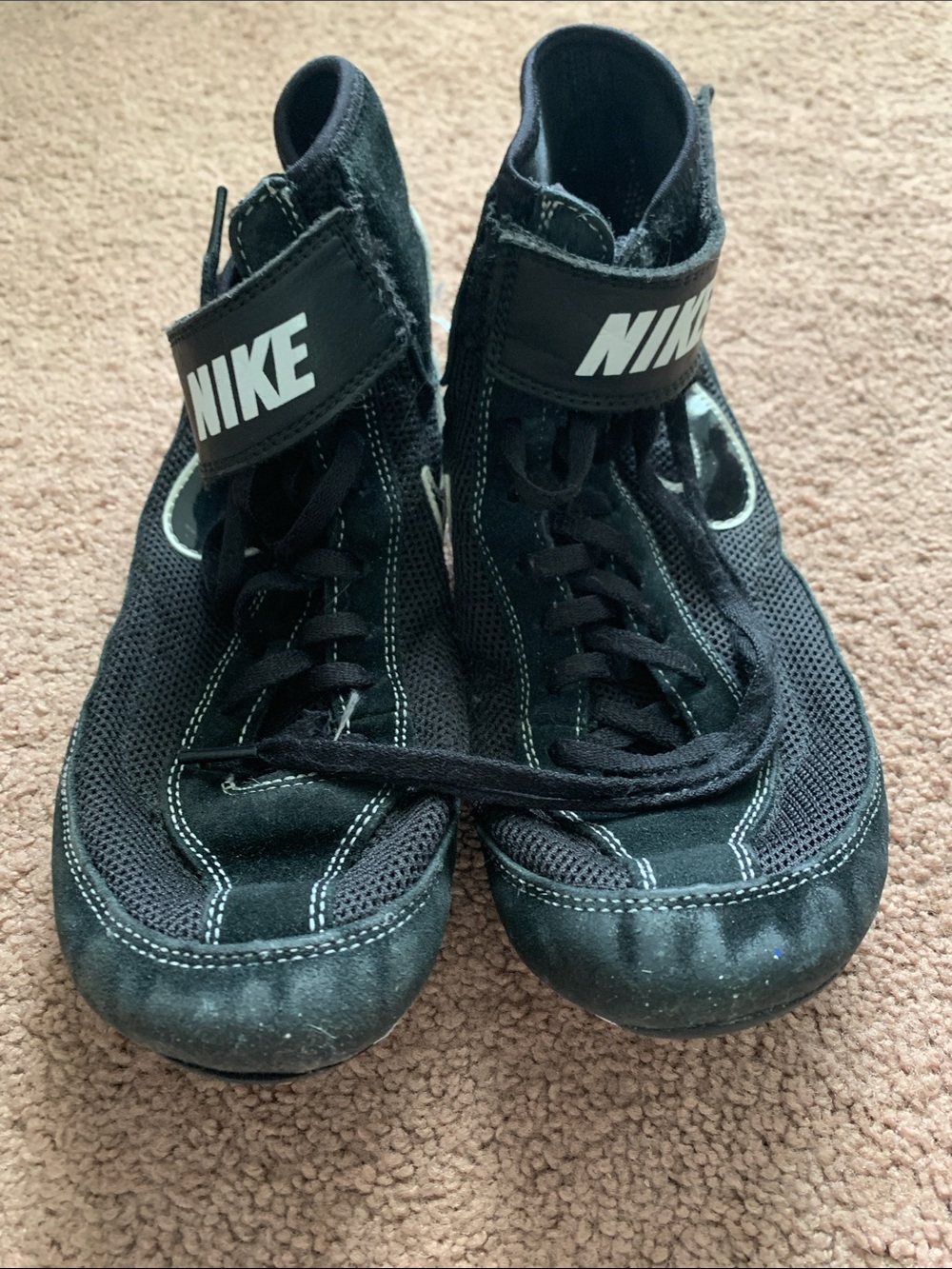 Nike wrestling shoe
